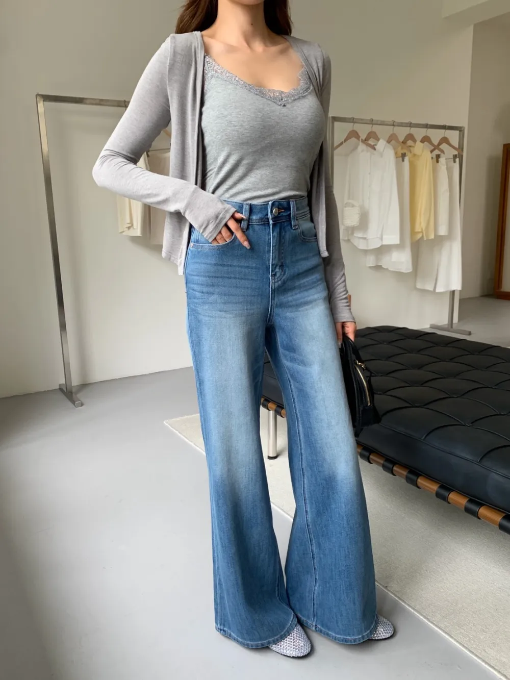 Curved Fit Straight Wide Jeans