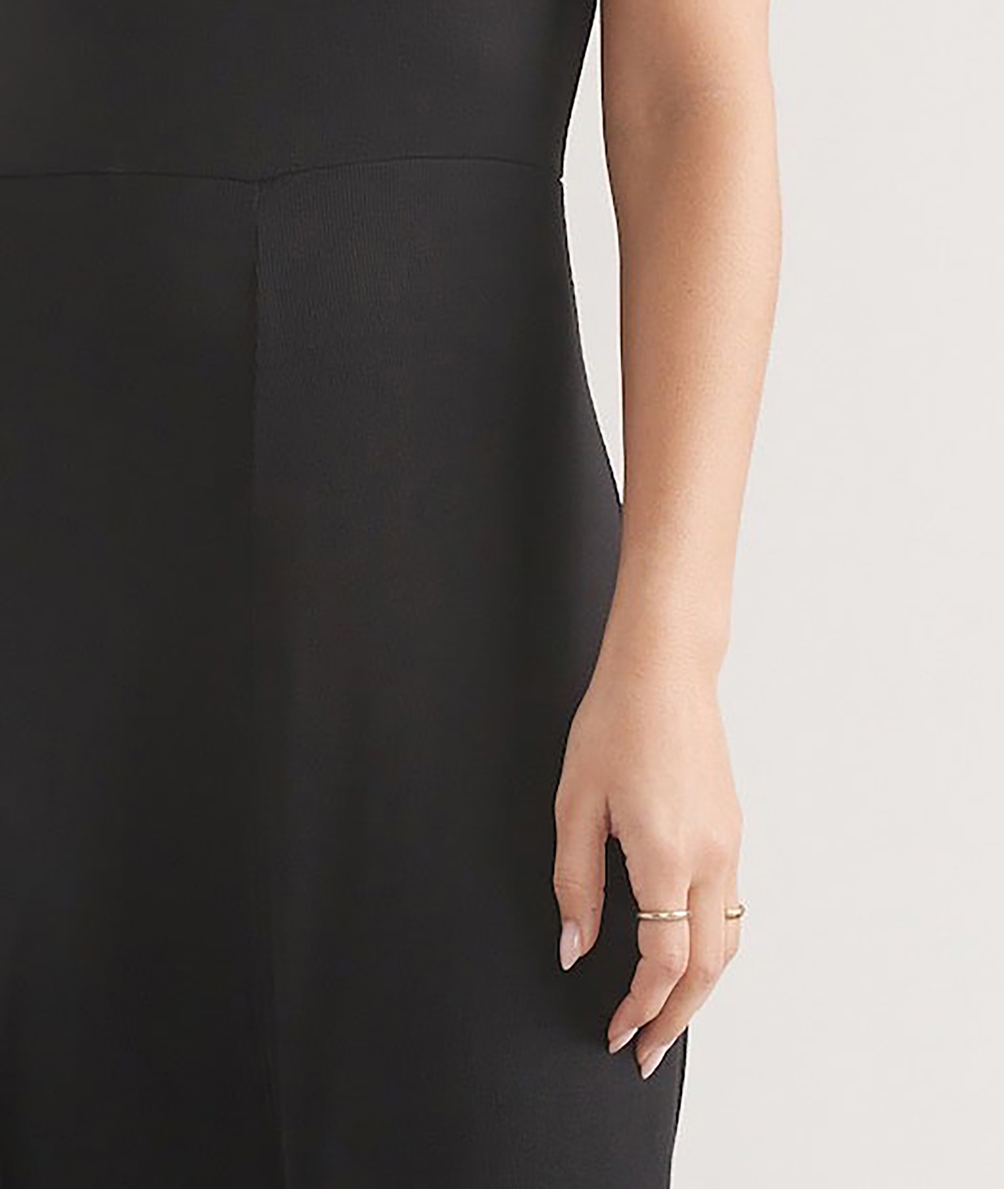 Black Sleeveless A-Line Midi Dress