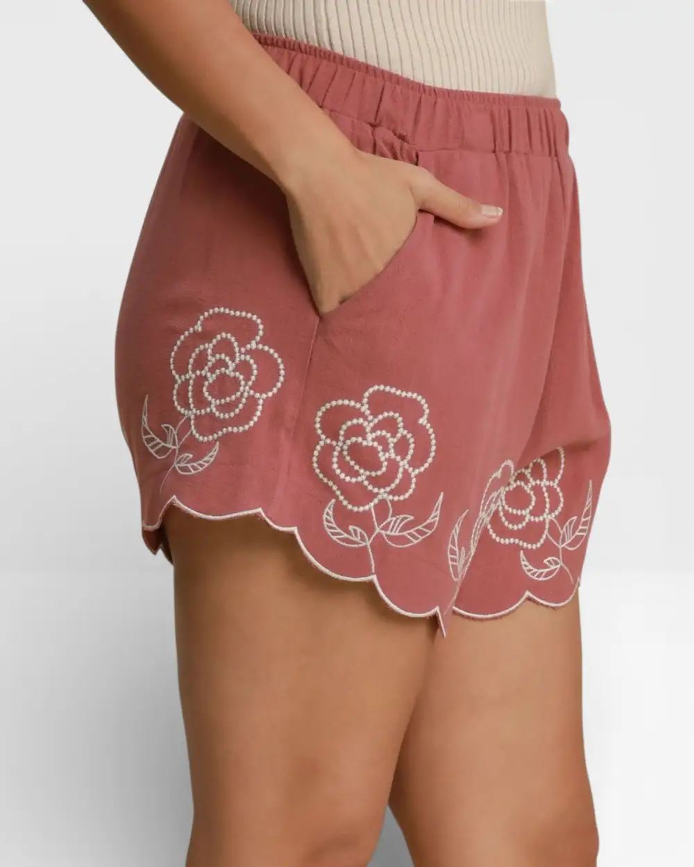 Embroidered Scallop Shorts
