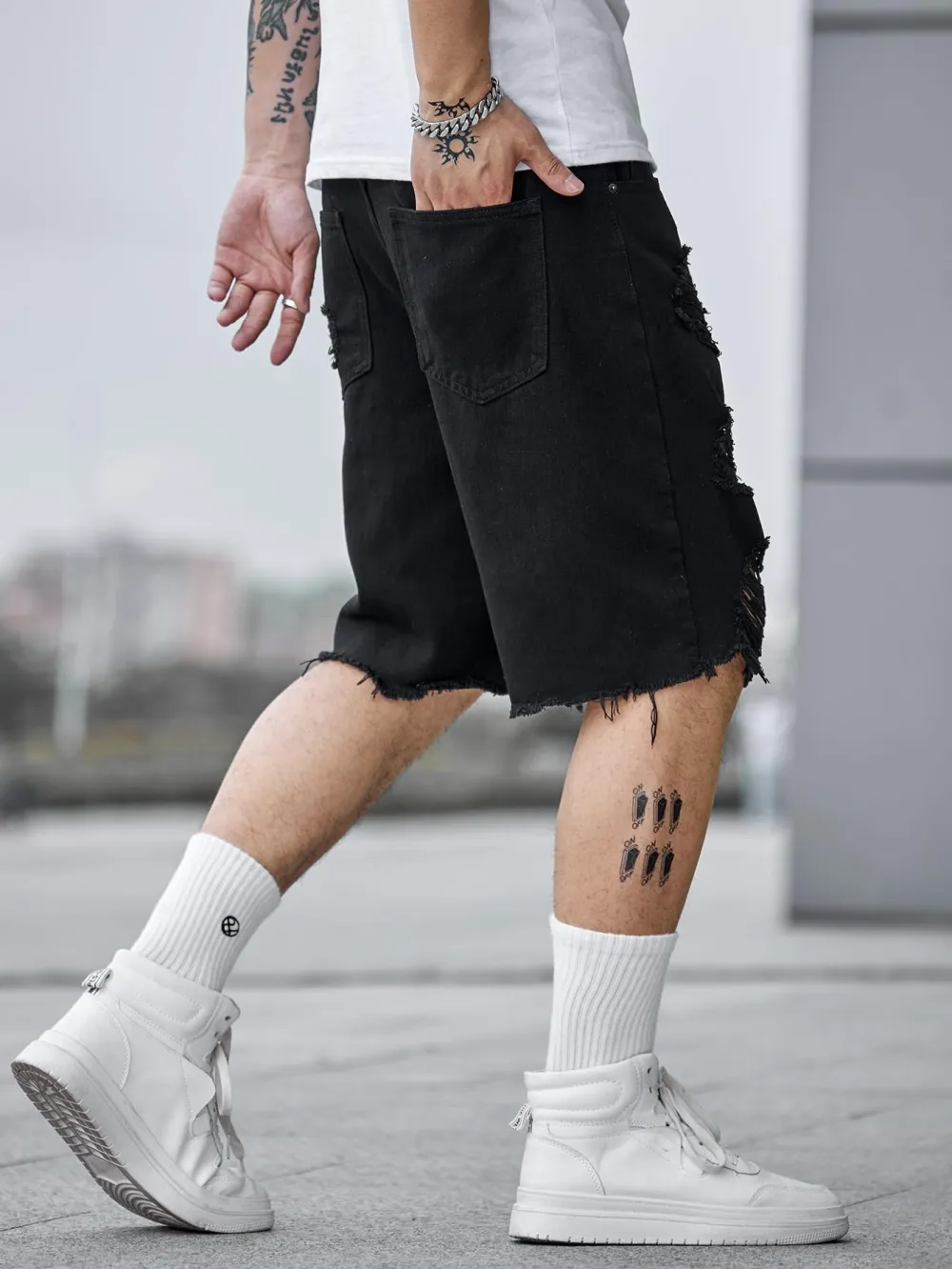 Men's Ripped Denim Shorts In Black