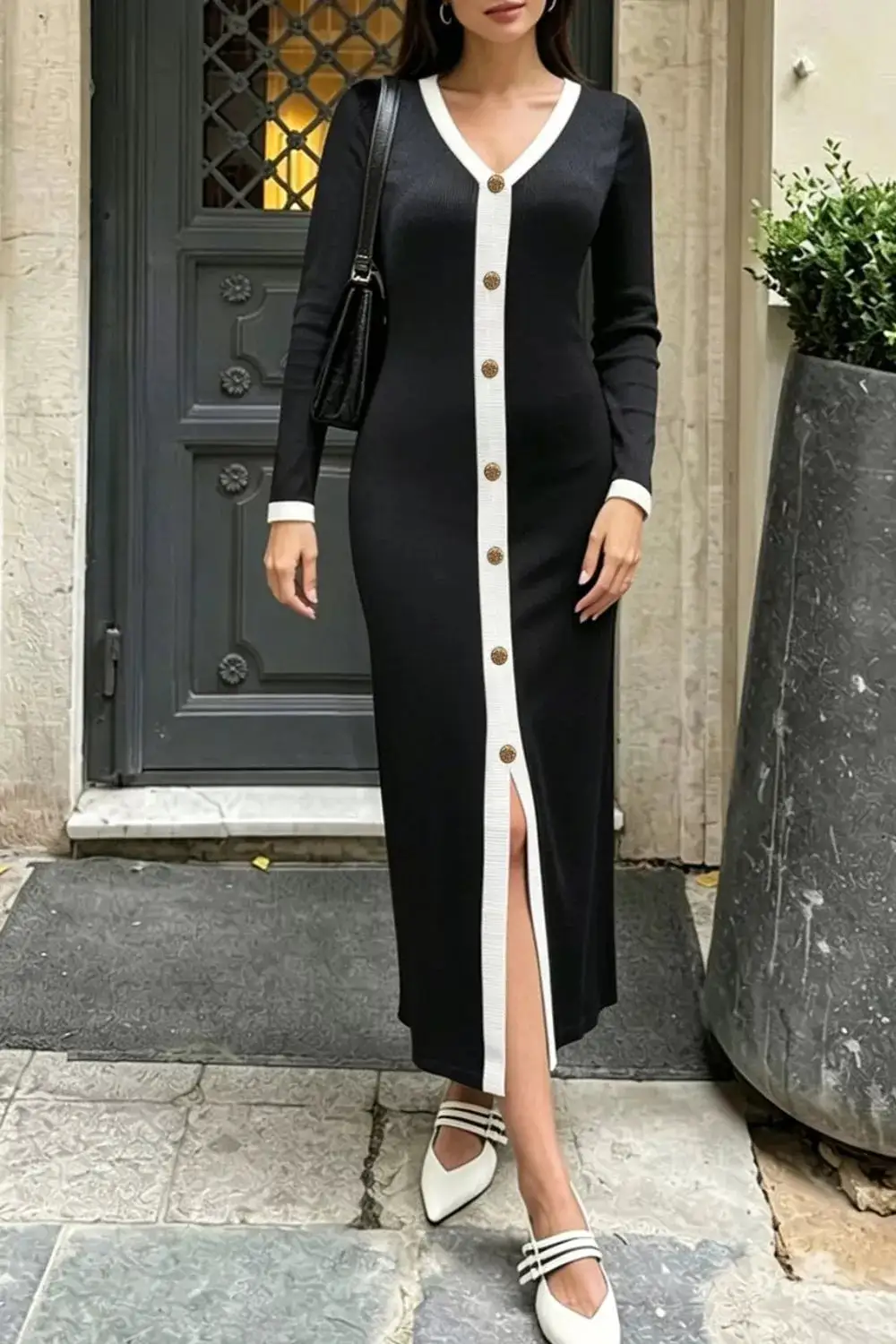 Contrast Trim V-Neck Knit Dress