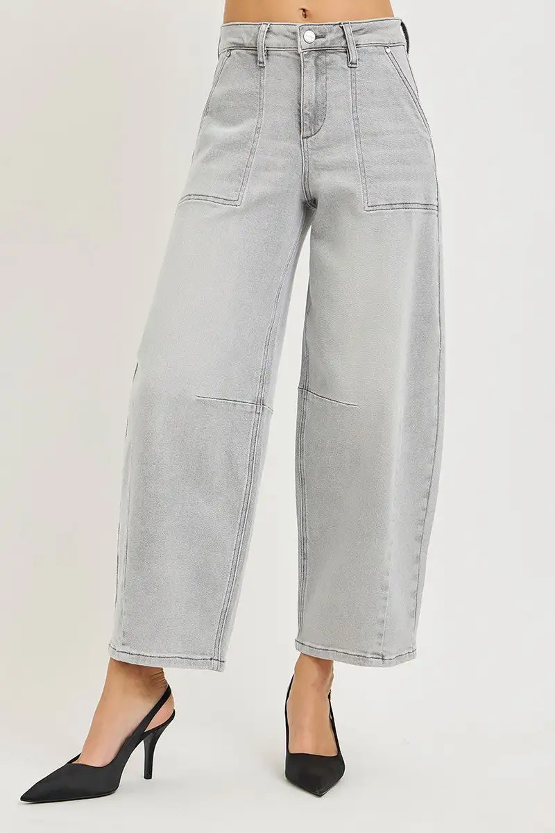 Minimal Wide Leg Jeans