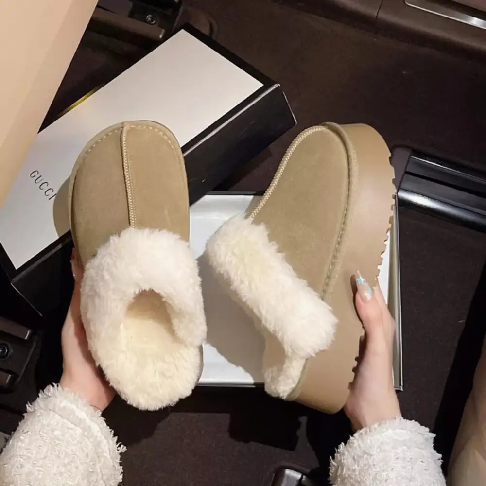 Textured Round Toe Platform Slippers