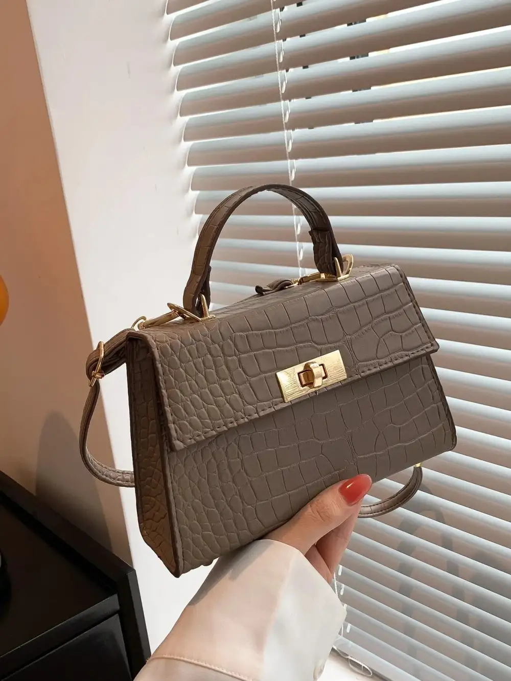 Crocodile Pattern Flap Top Handle Bag with Adjustable Shoulder Strap