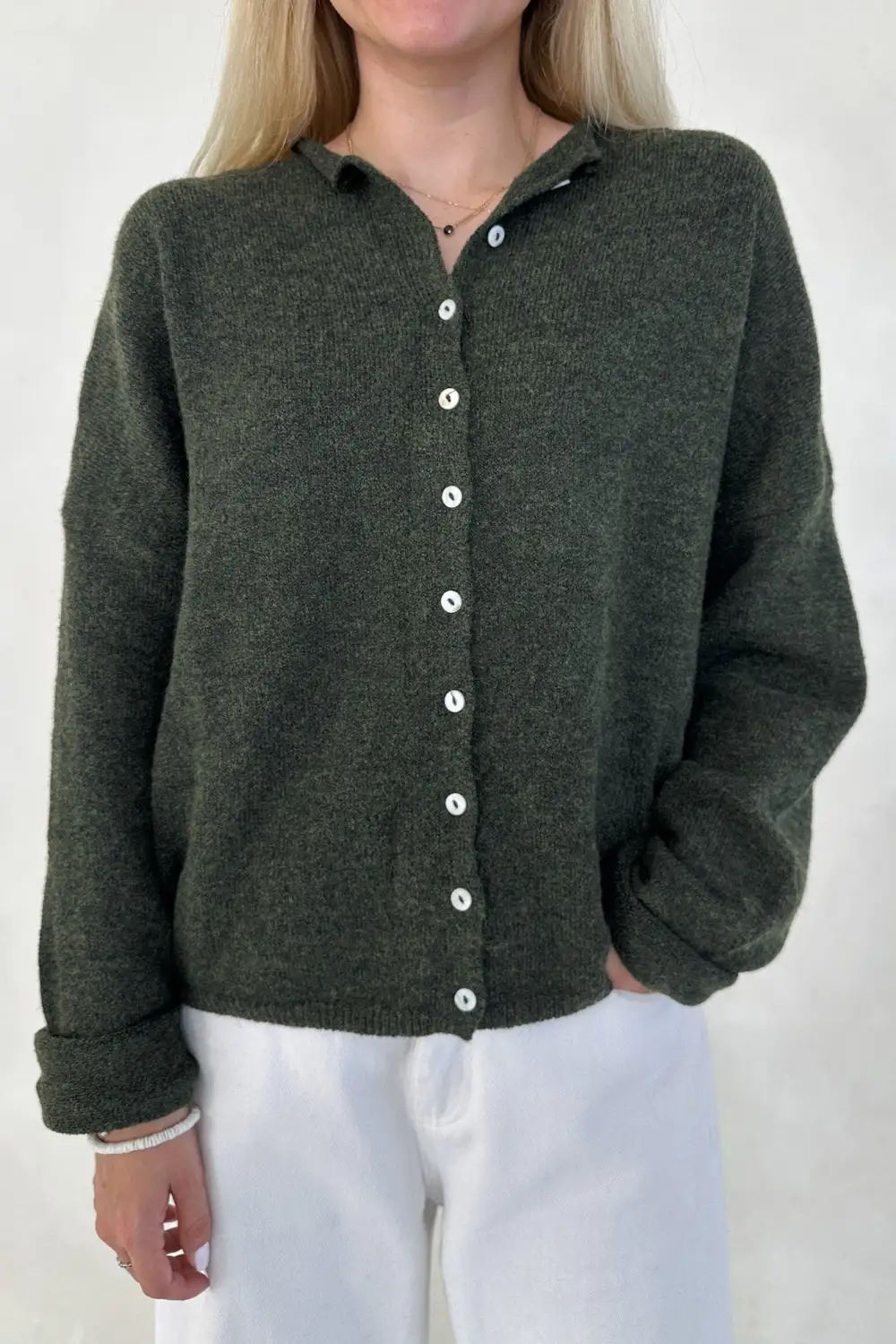 Clean Shape Relaxed Soft Cardigan