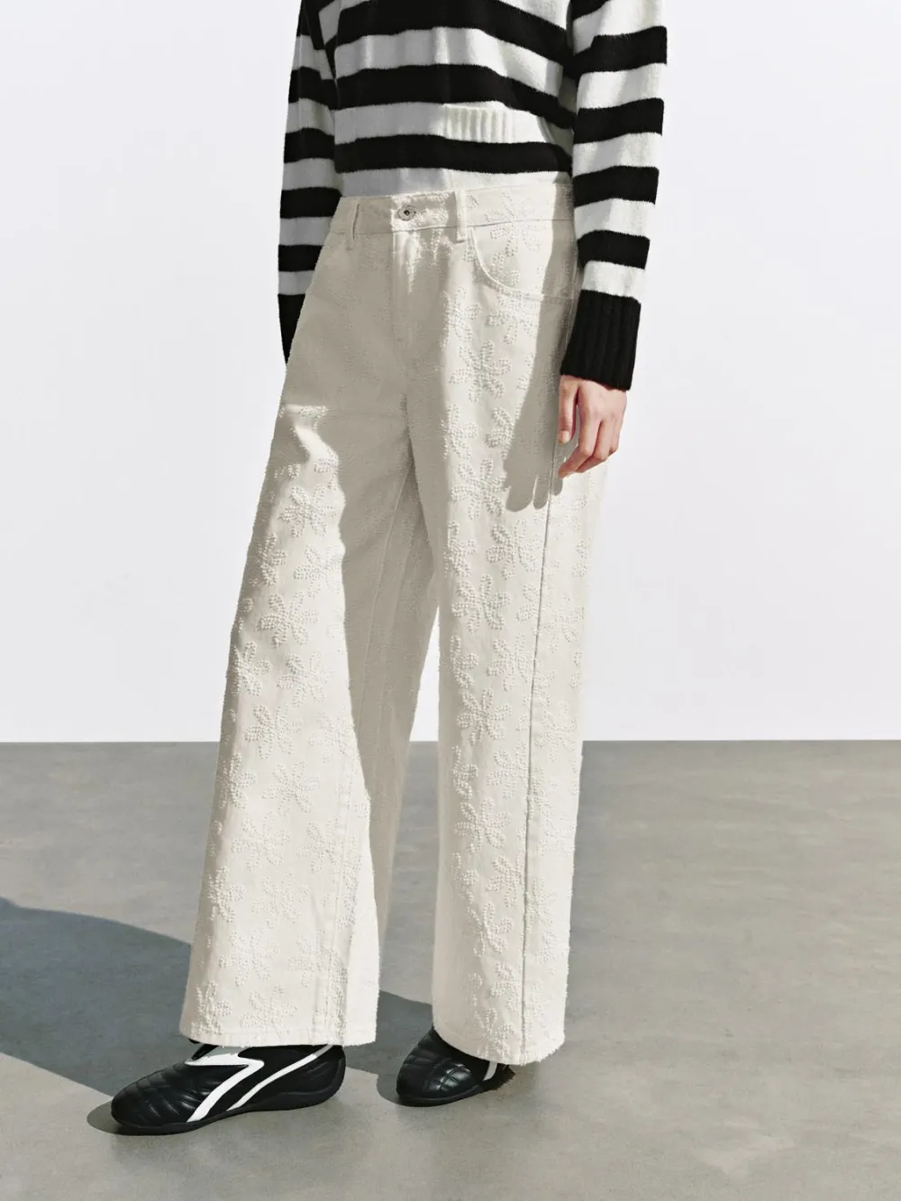 Ladies' White Floral Casual Style Wide-Leg Denim Trousers