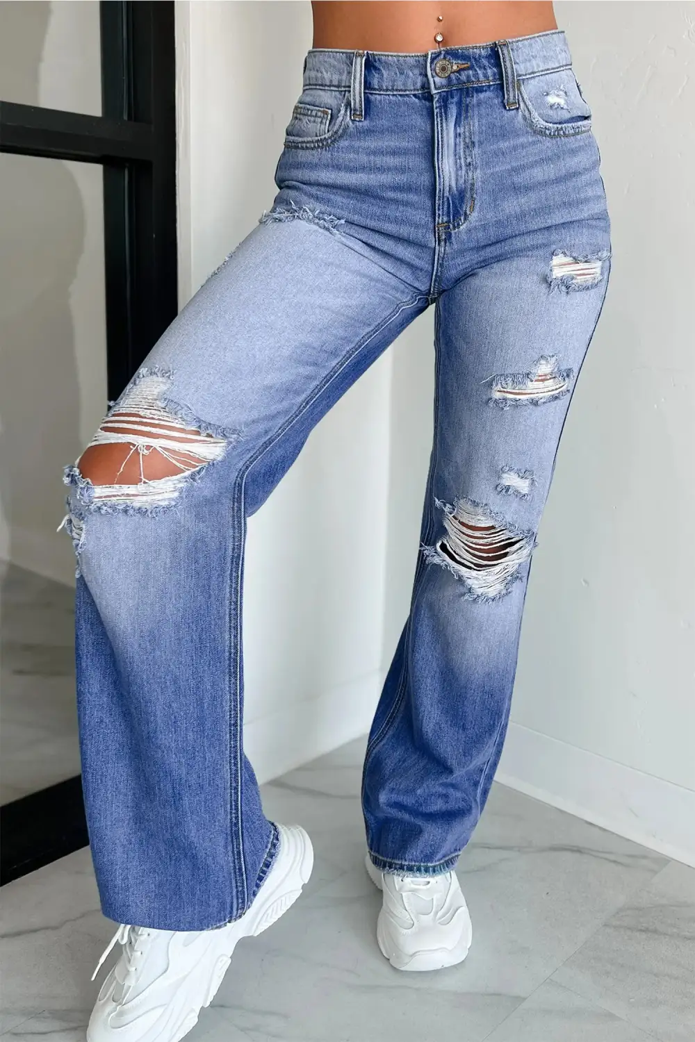 Mid-Rise Distressed Straight Leg Jeans