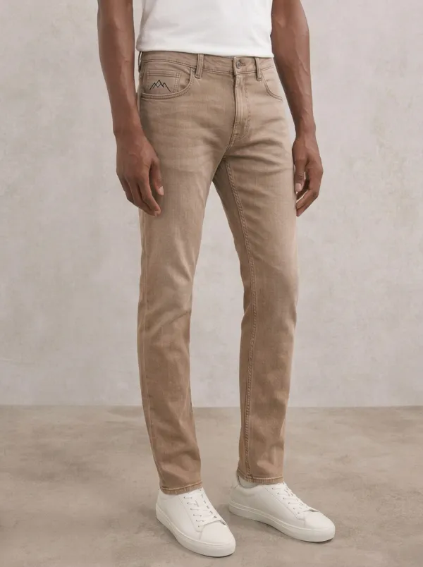Men's Classic Comfort Mountain Graphic Embroidered Stretch Denim Jeans