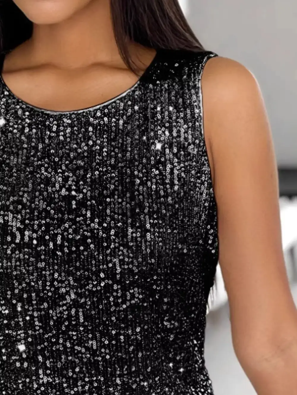 Refined Round-Neck Sequined Tank Top