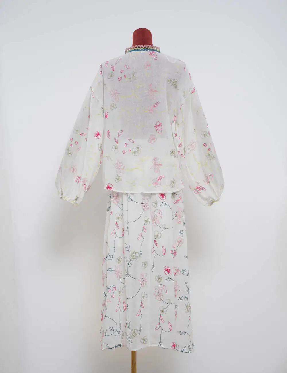 Colorful Embroidery Balloon Sleeves Blouse