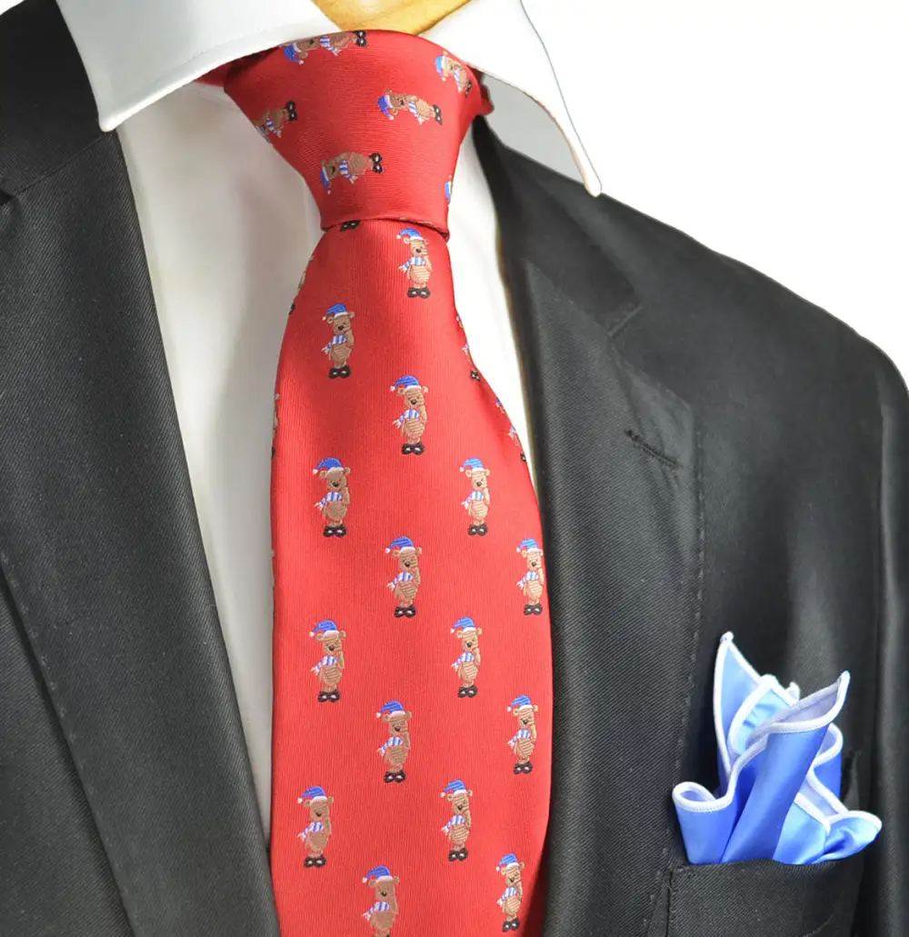 Understated Classic Men's Necktie With Pocket Square