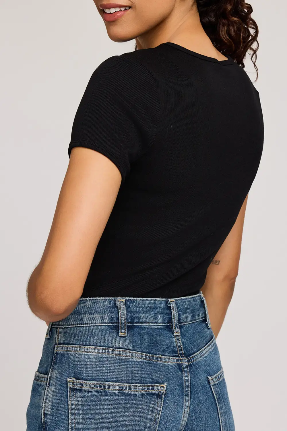 Ribbed Fitted Stretch Layering Tee