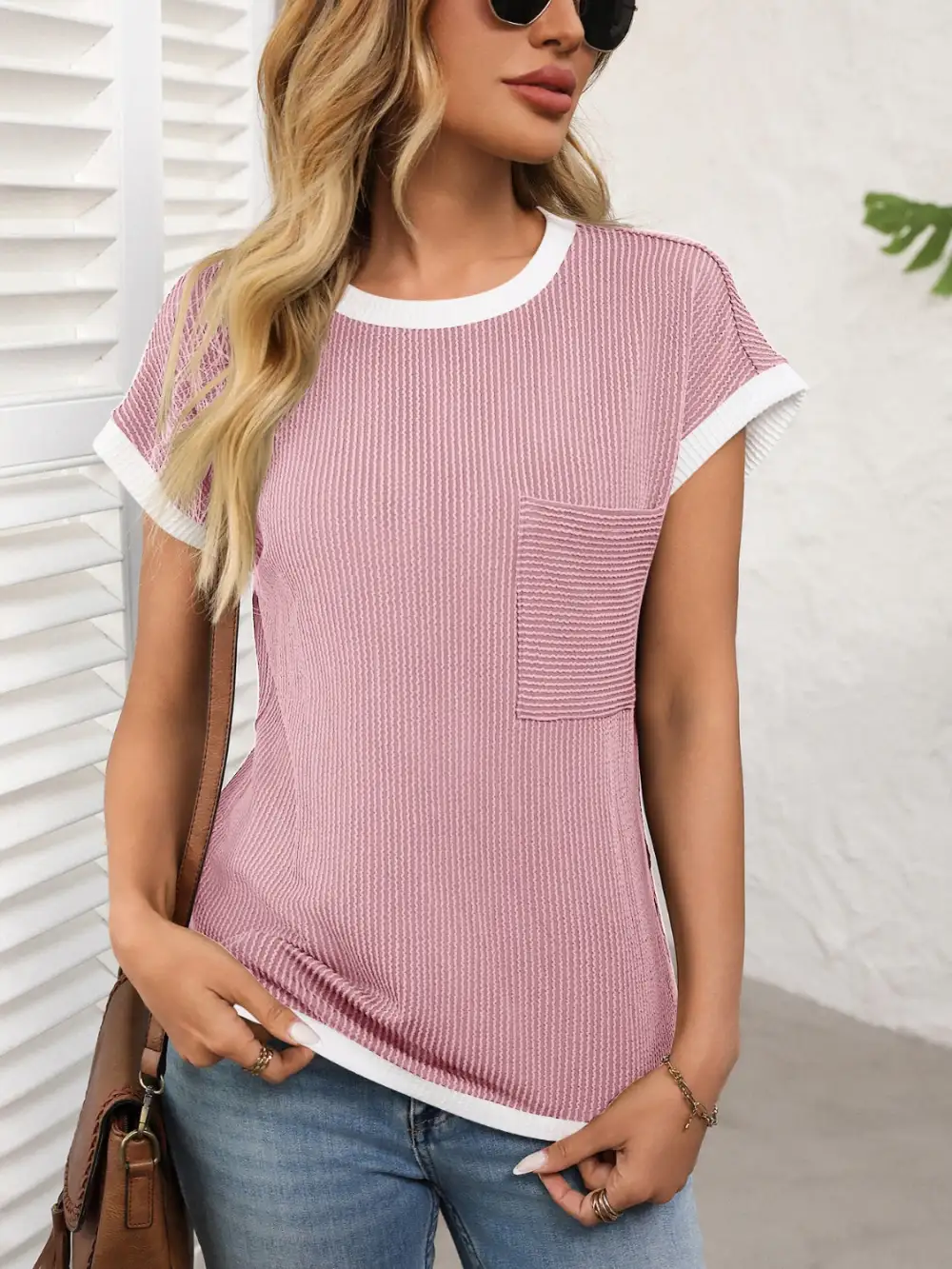 Round-Neck Short-Sleeve Contrast-Trim T-Shirt