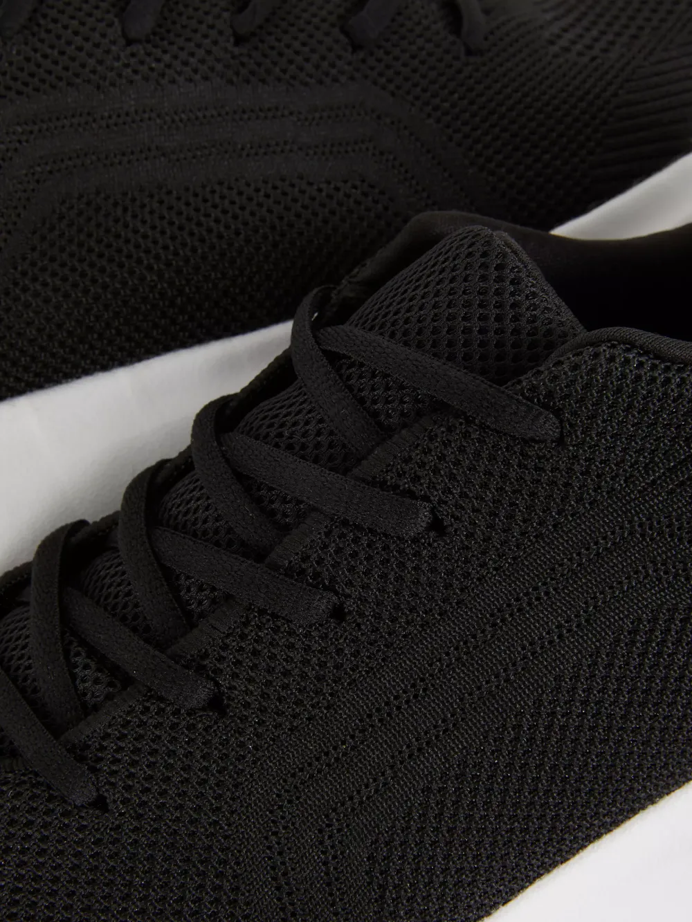 Classic Leisure Lace-Up Sports Shoes