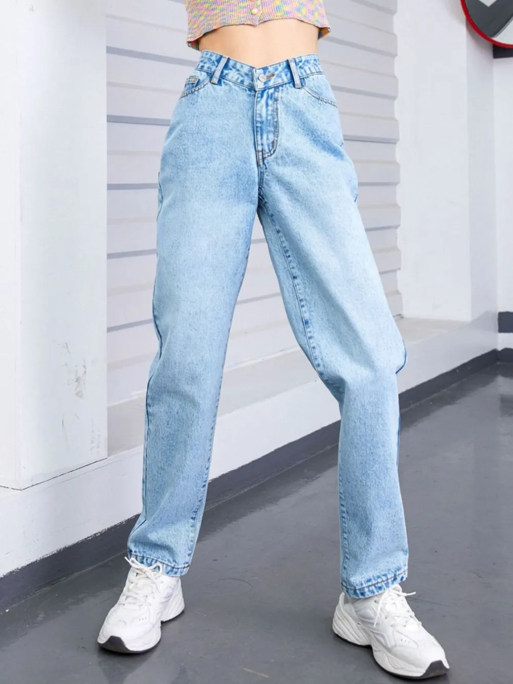 Polished Straight Leg Pocketed Denim Jeans