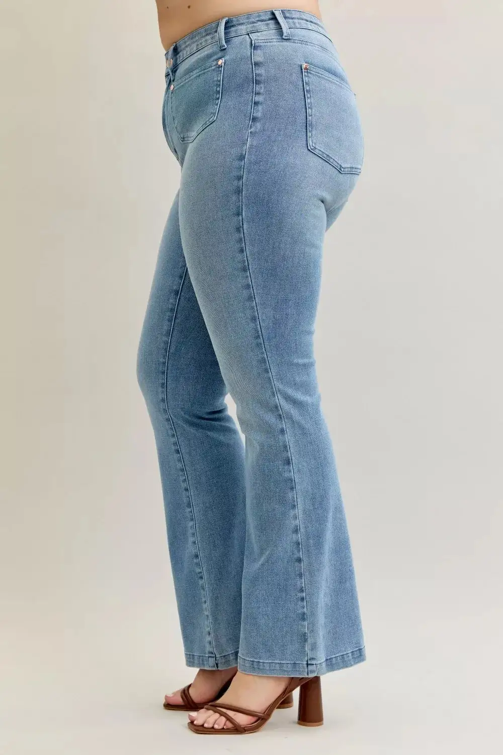 Tailored Mid Rise Flare Leg Pocketed Denim Jeans