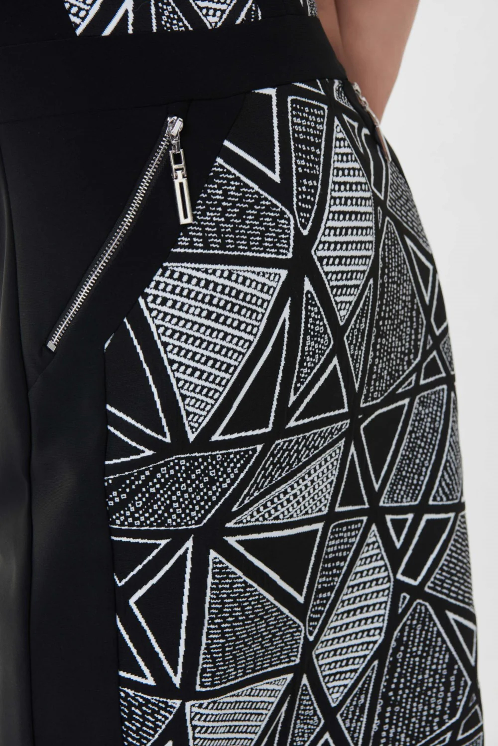 Black and White Geometric Sleeveless Dress