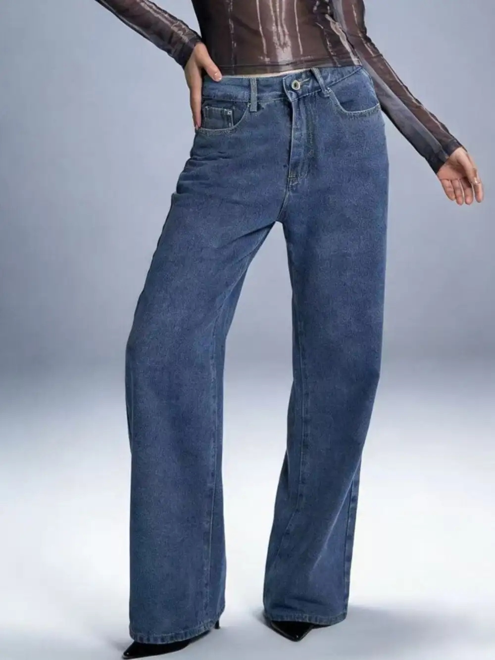 Contoured Wide Leg Denim Jeans