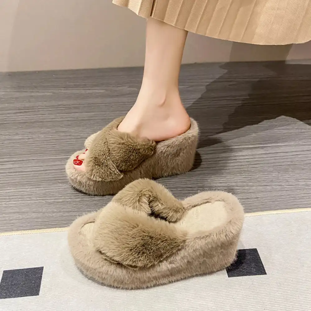 Fluffy Wedge Slippers
