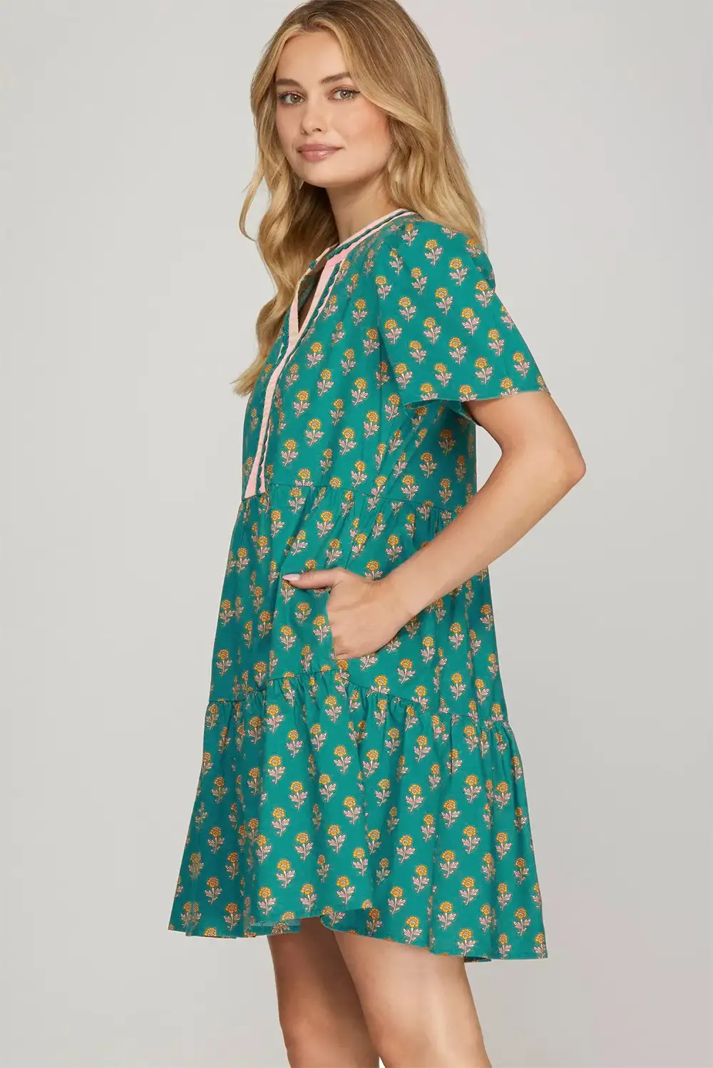 Lightweight Feel Floral V Neck Short Sleeve Dress
