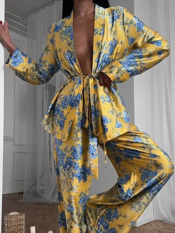 Relaxed Print Blouse And Pants Set