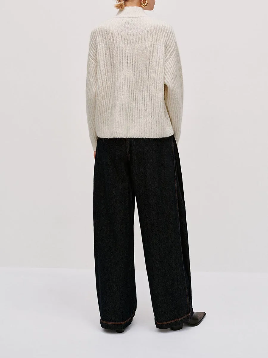 A White High-Neck Casual Knitted Sweater For Ladies