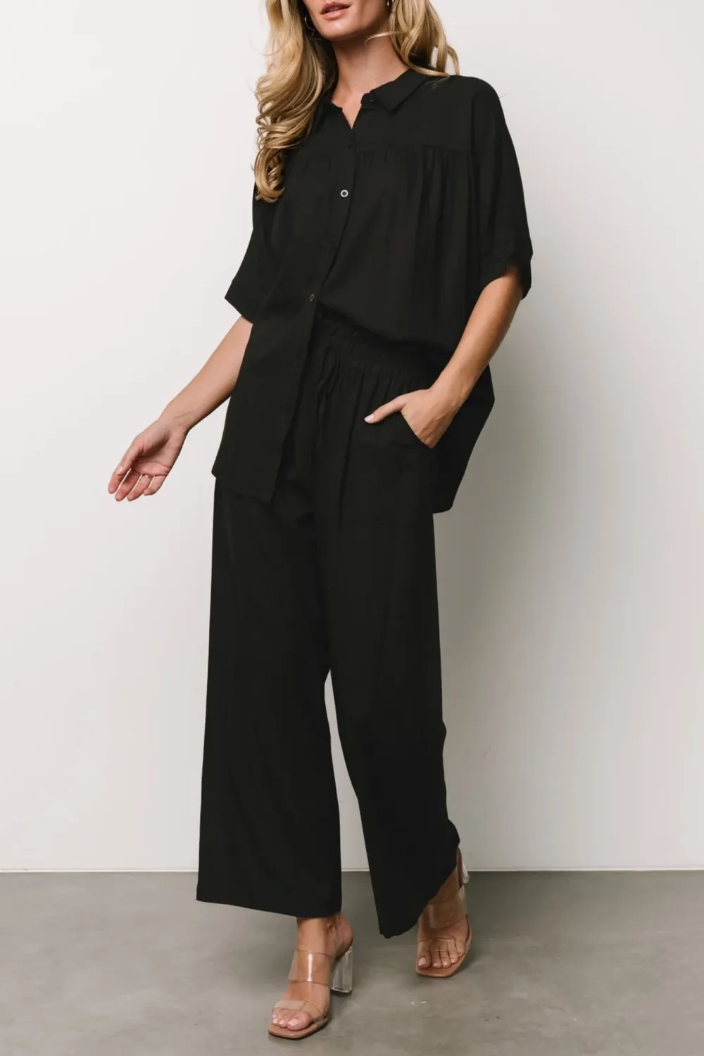 Black High-End V-Neck Versatile Shirt