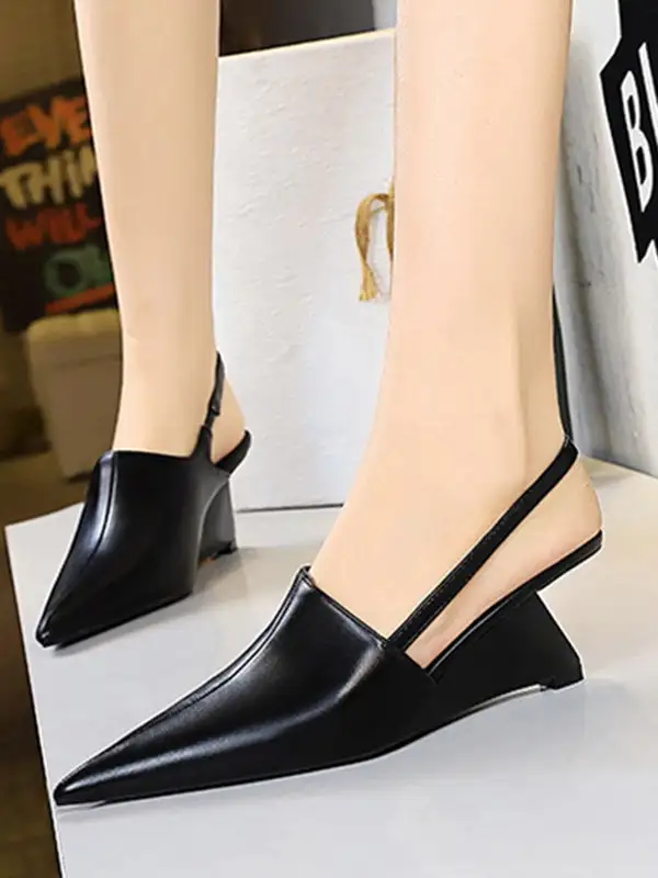 Pointed-Toe Panel Detail Heeled Sandals