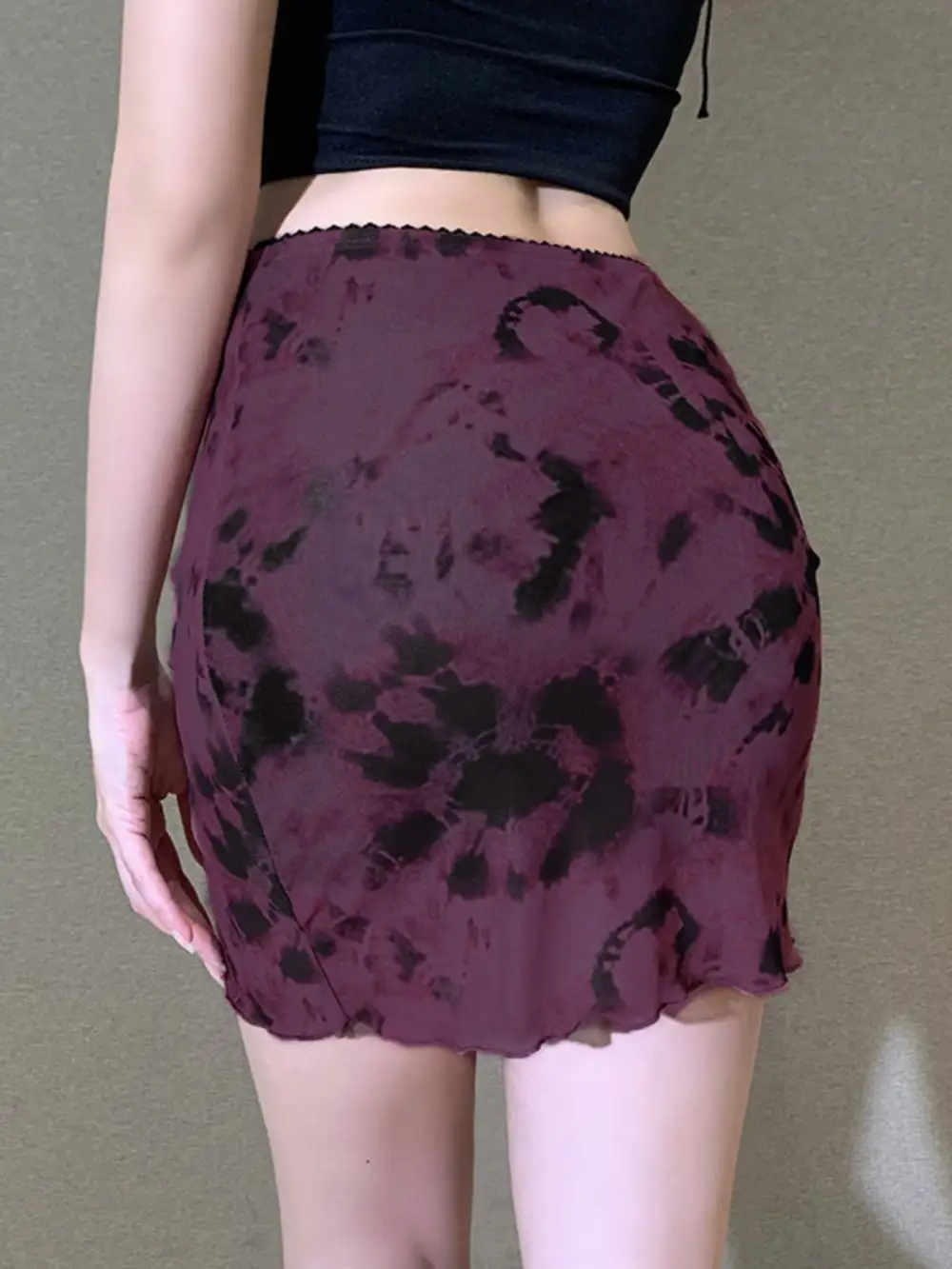 Smooth Fitted Mesh Skirt