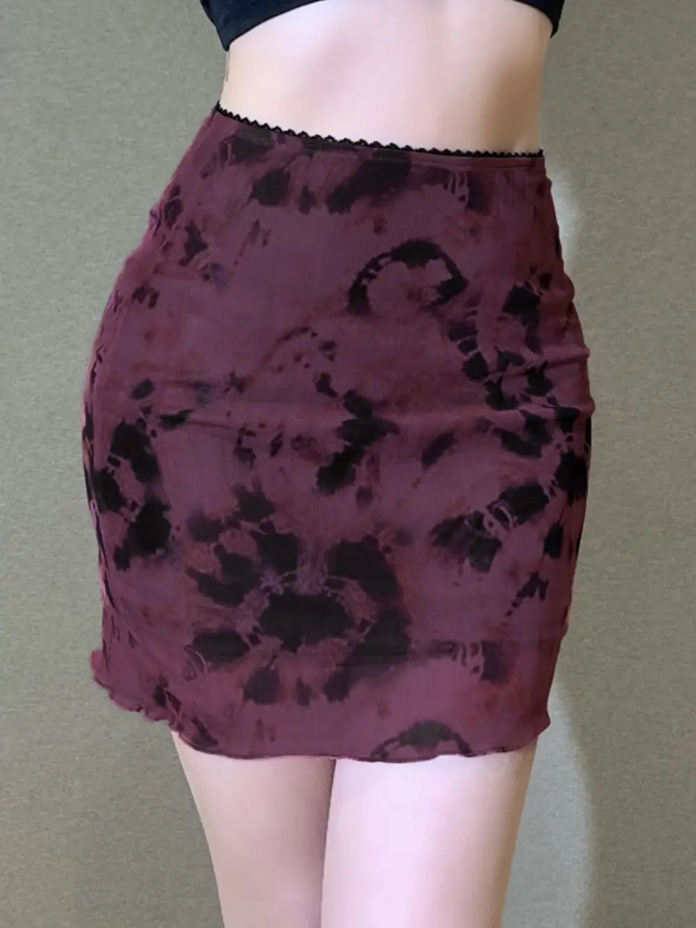 Smooth Fitted Mesh Skirt