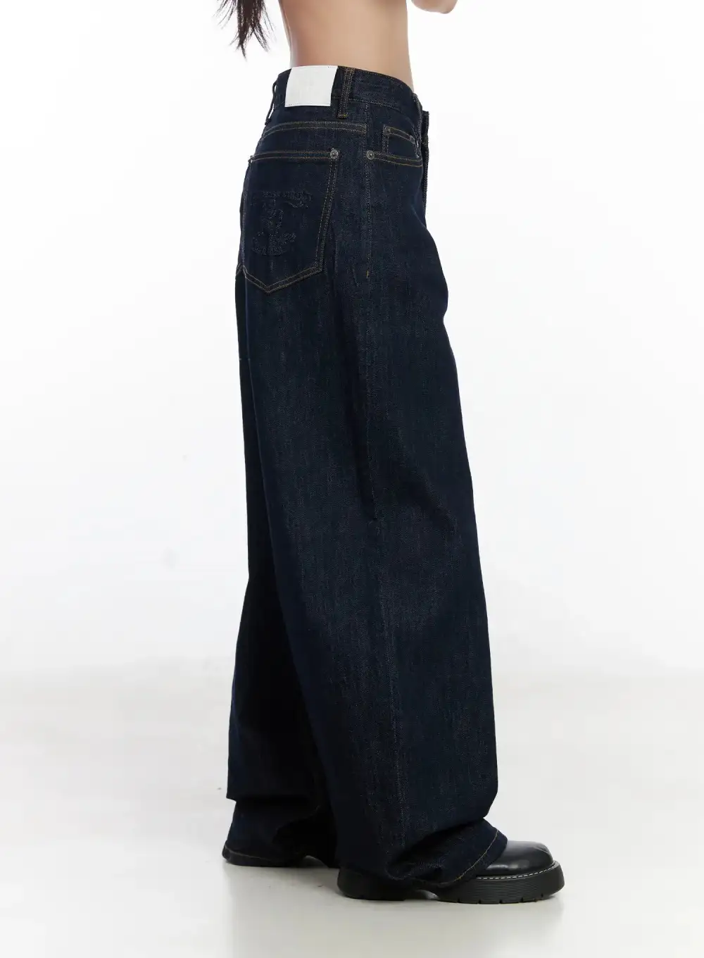 Wide-Fit Wide Leg Embroidered Jeans