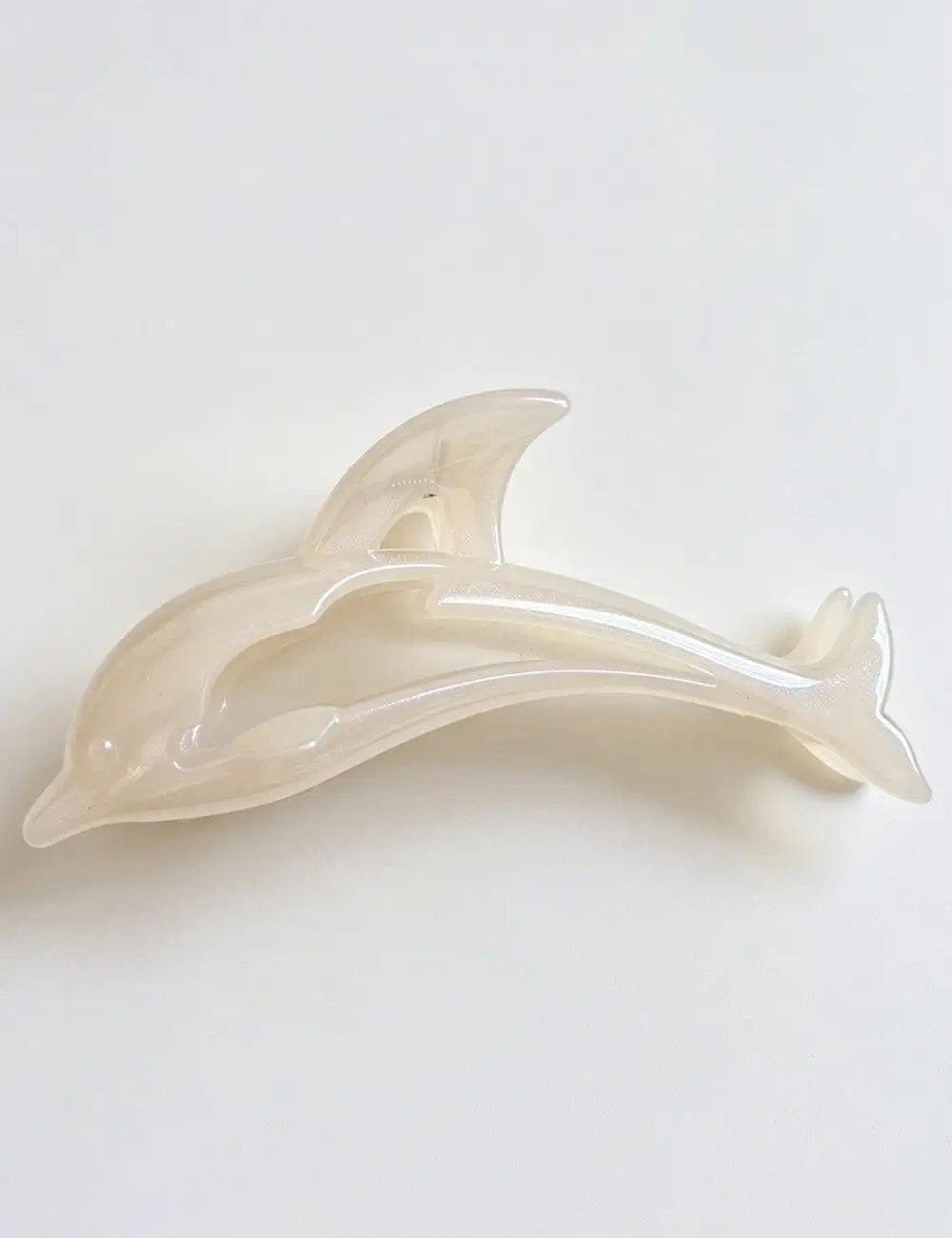 Dolphin Shell Midi Hair Hair Claw Clip