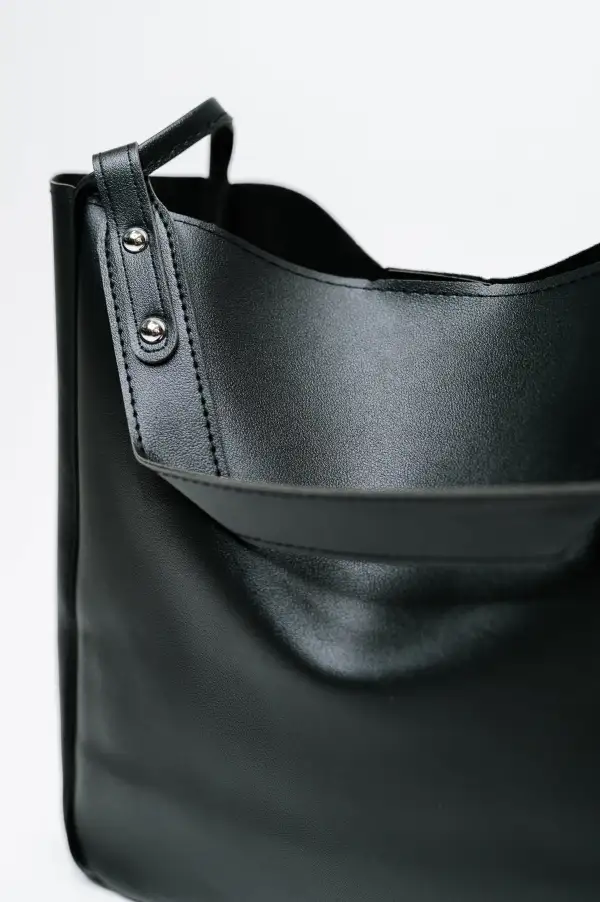 Easygoing My Whole Shoulder Bag