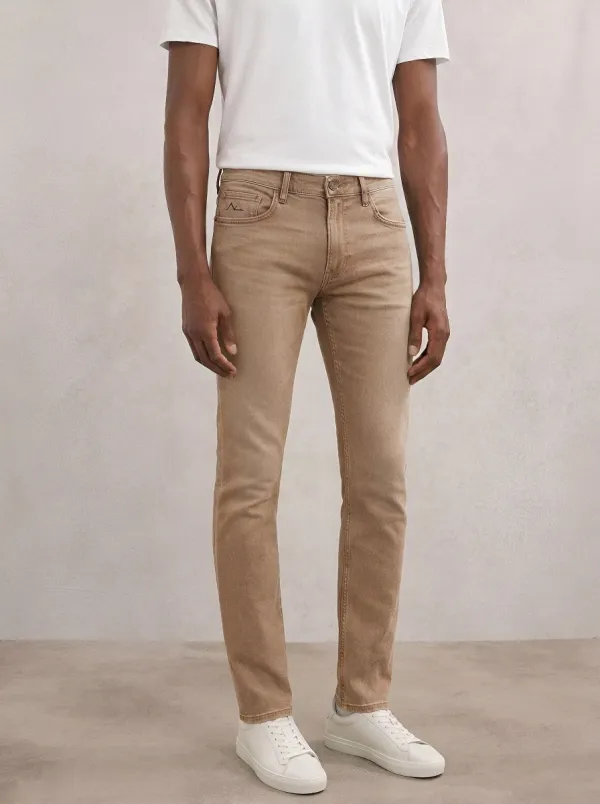 Men's Modern Comfort Embroidered Detail Stretch Denim Jeans
