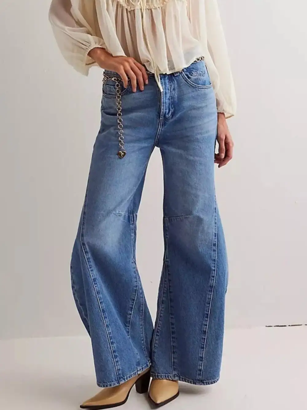 Clean Wide Leg Washed Denim Jeans