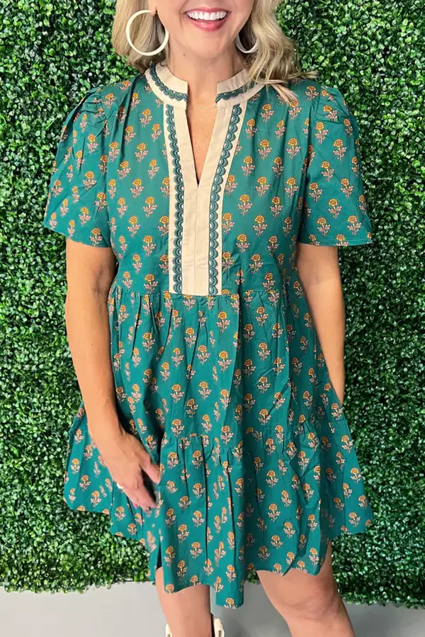 Lightweight Feel Floral V Neck Short Sleeve Dress