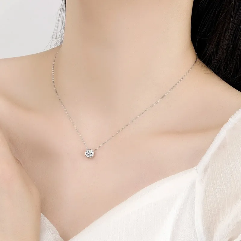 1 Carat Moissanite 925 Sterling Silver Pendant Necklace