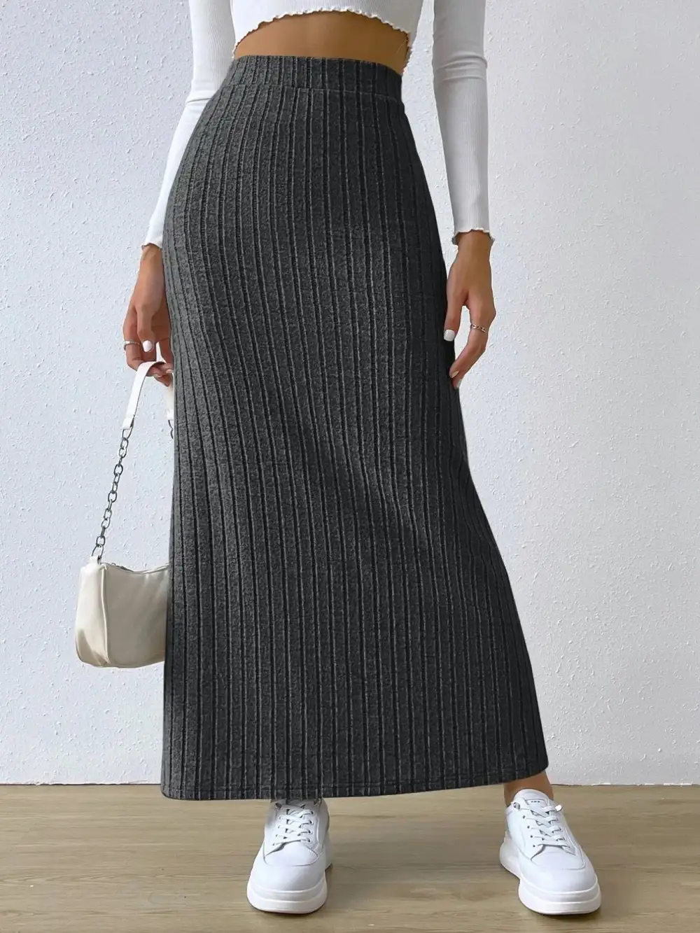 Gentle Classic Knit Skirt