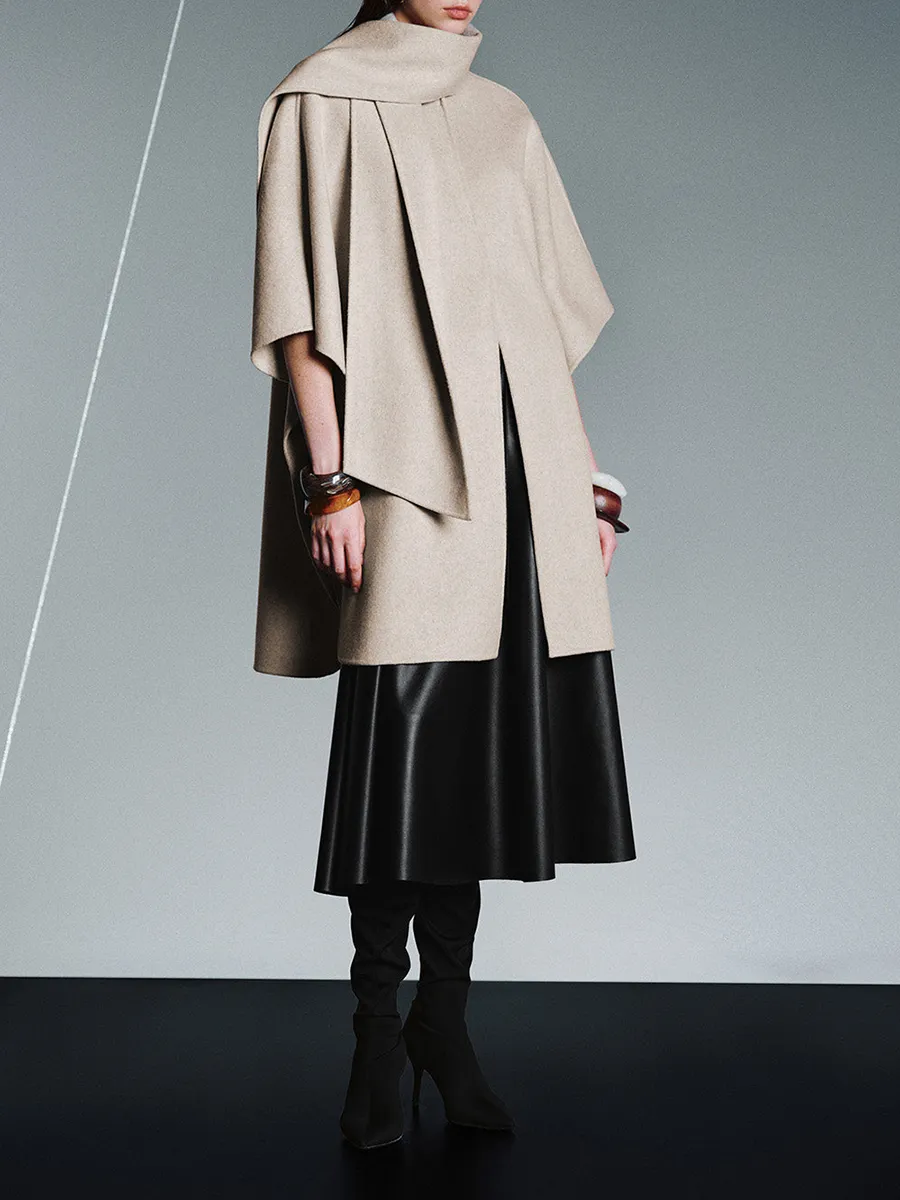 Lady's Grey Mid-Length Scarf With An Elegant Style Trench Coat