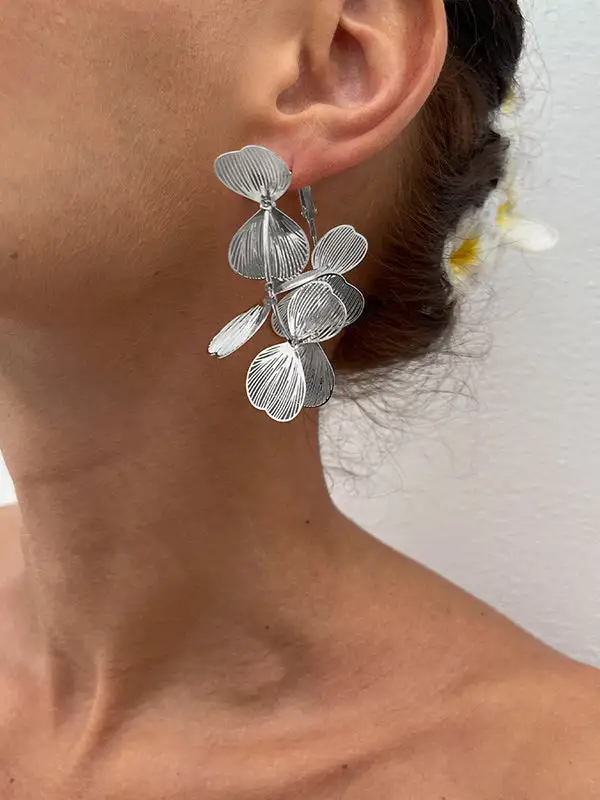 Graceful Vintage-Inspired Drop Earrings