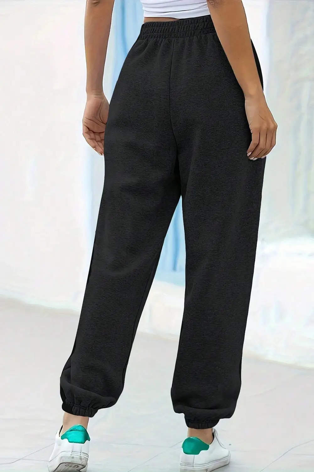 Relaxed Elastic-Waist Pocketed Jogger Pants