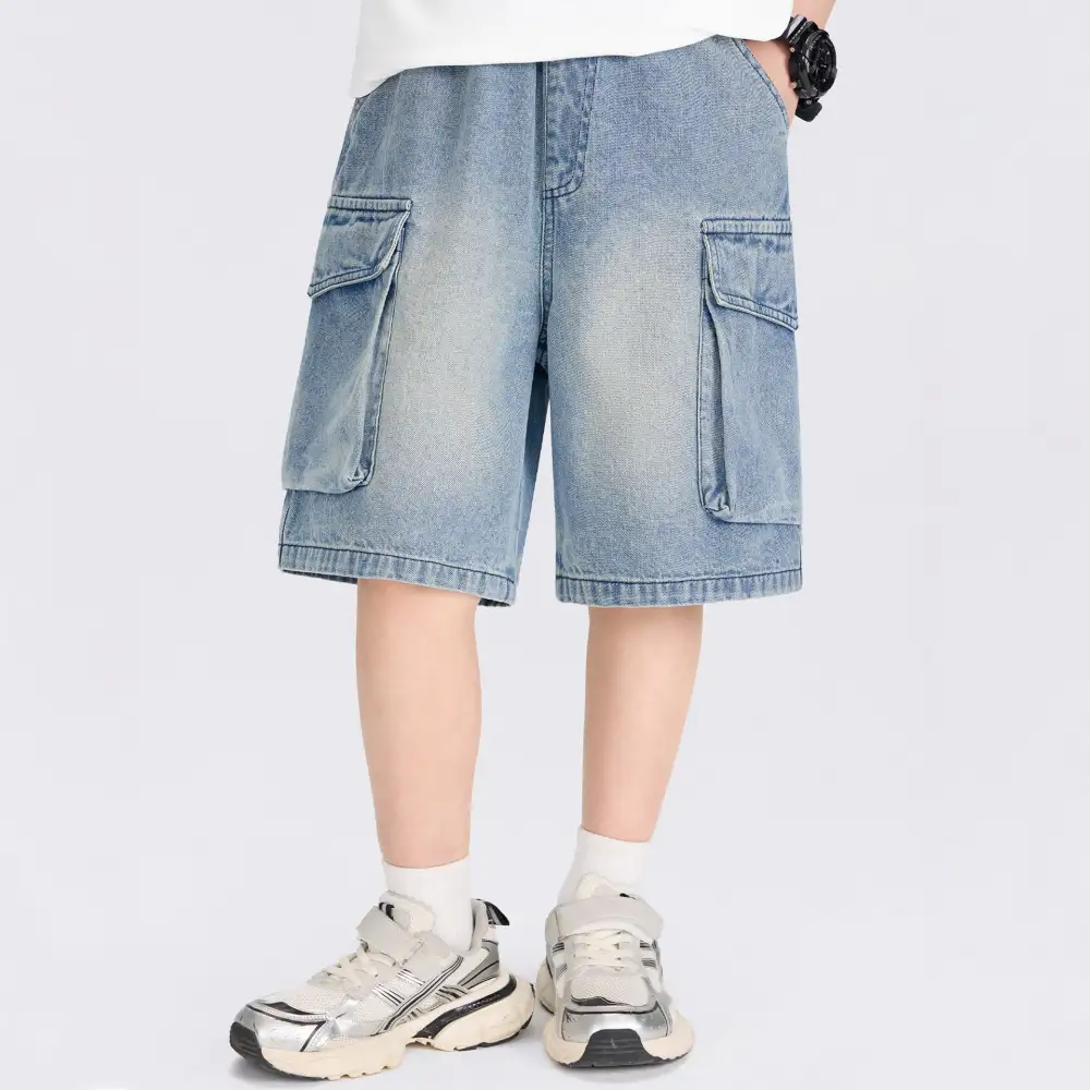 Men's Trail Utility Cargo Shorts with a Flexible Waist for Travel and Leisure