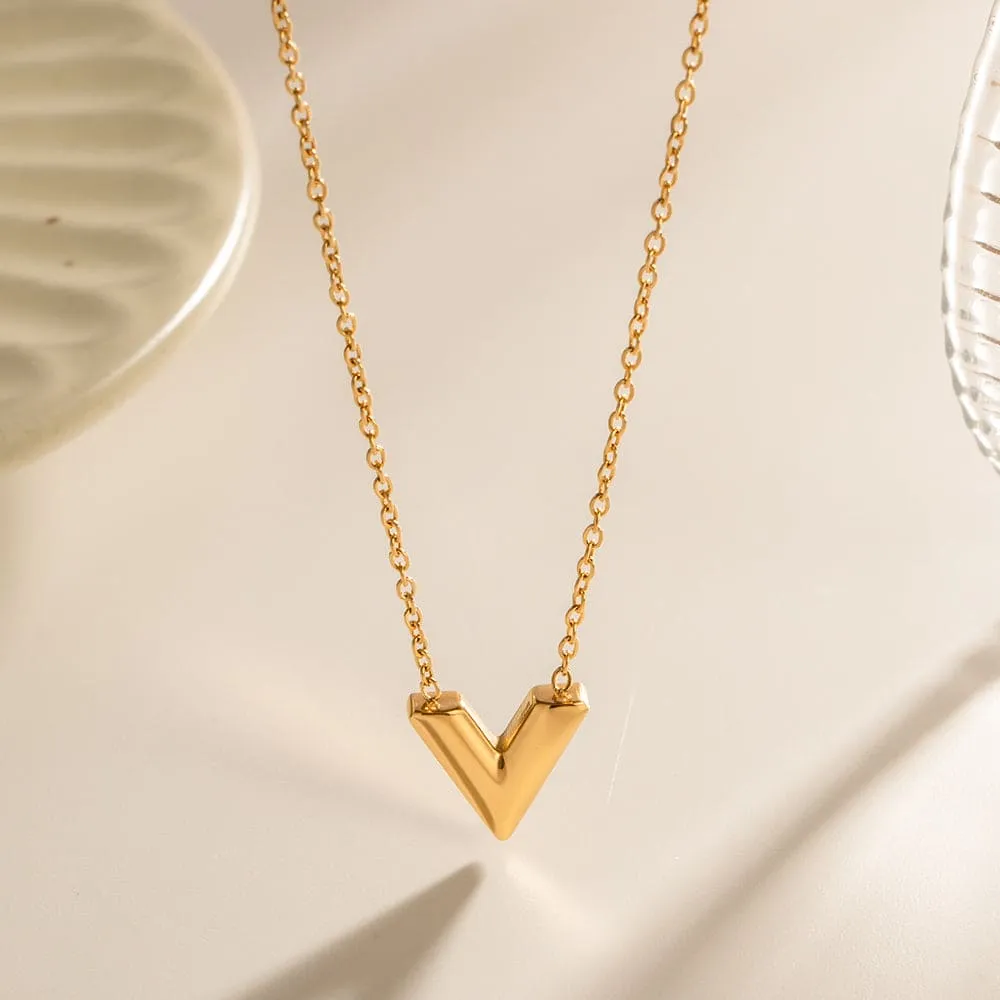 Minimal Pendant Chain Necklace