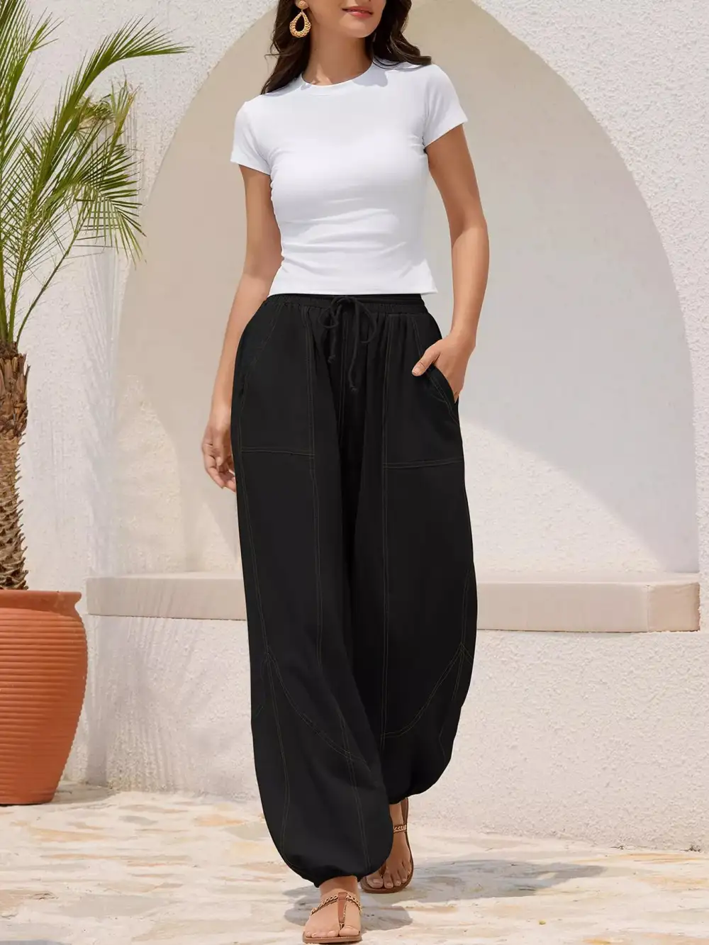 Relaxed-Fit Drawstring Pocketed Exposed-Seam Jogger Pants