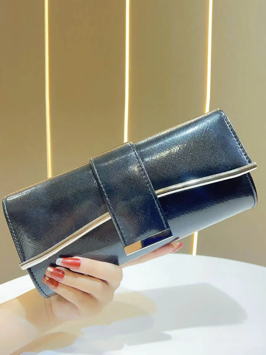 Chain Detail Evening Clutch Bag