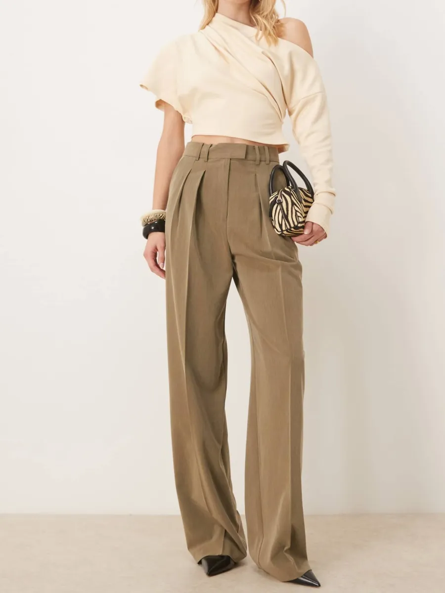 Wide-Leg Pleated Trousers