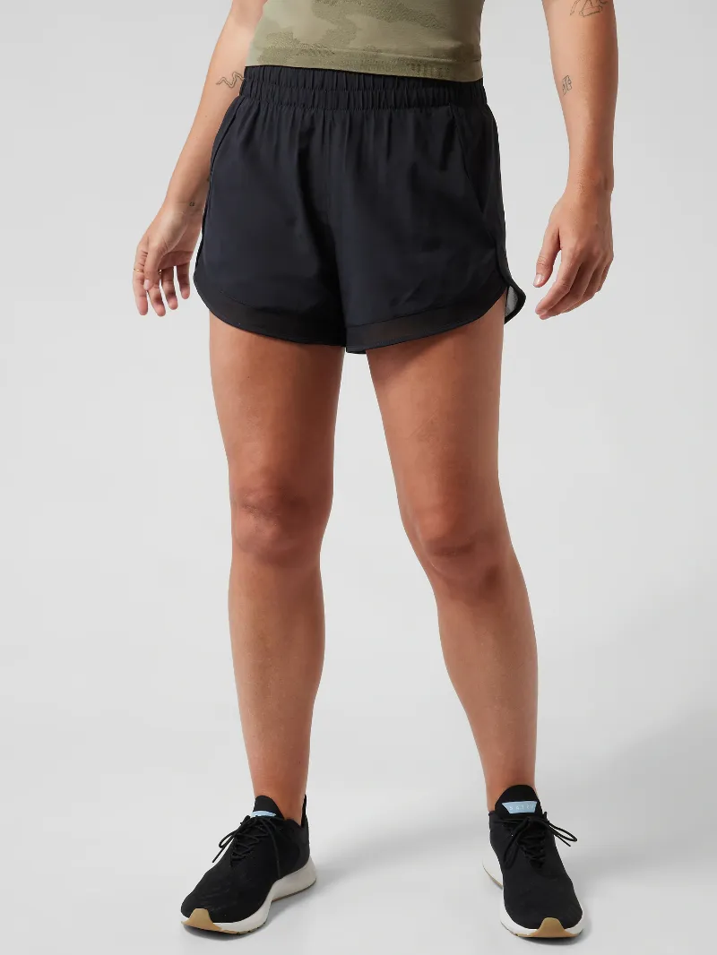 Lightweight Sports Shorts For Airy Casual Style