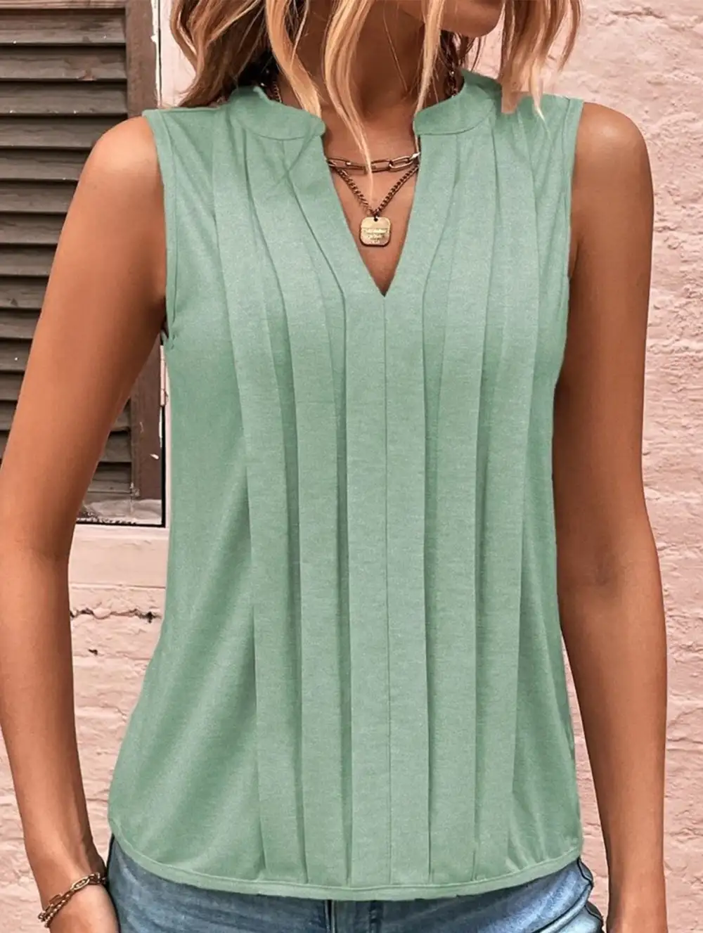 Slim Fit Pleats Sleeveless V-Neck Top