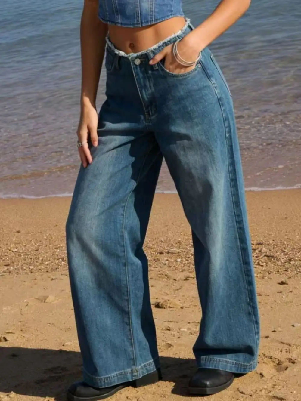 Wide Leg Frayed Hem Denim Jeans