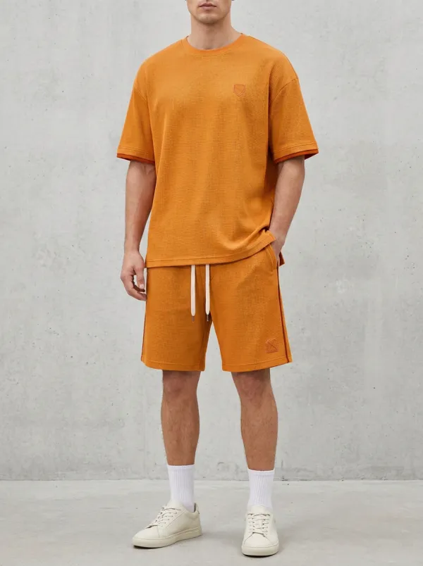 Casual Waffle Texture Embroidered Detail Essential Men's T-Shirt And Shorts Set